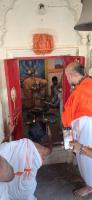 HH Swamiji performs Abhisheka at the historic Raja Ghat Temples (26.03.2025)